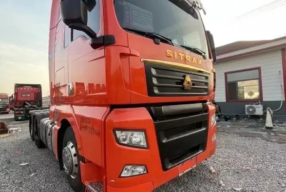 ラインの使用されたディーゼル トラックのSinotruck Sitrakのトラクターのトラック540hp 6×4ドライブ モード6シリンダー