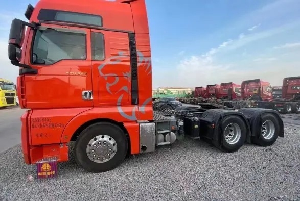 ラインの使用されたディーゼル トラックのSinotruck Sitrakのトラクターのトラック540hp 6×4ドライブ モード6シリンダー