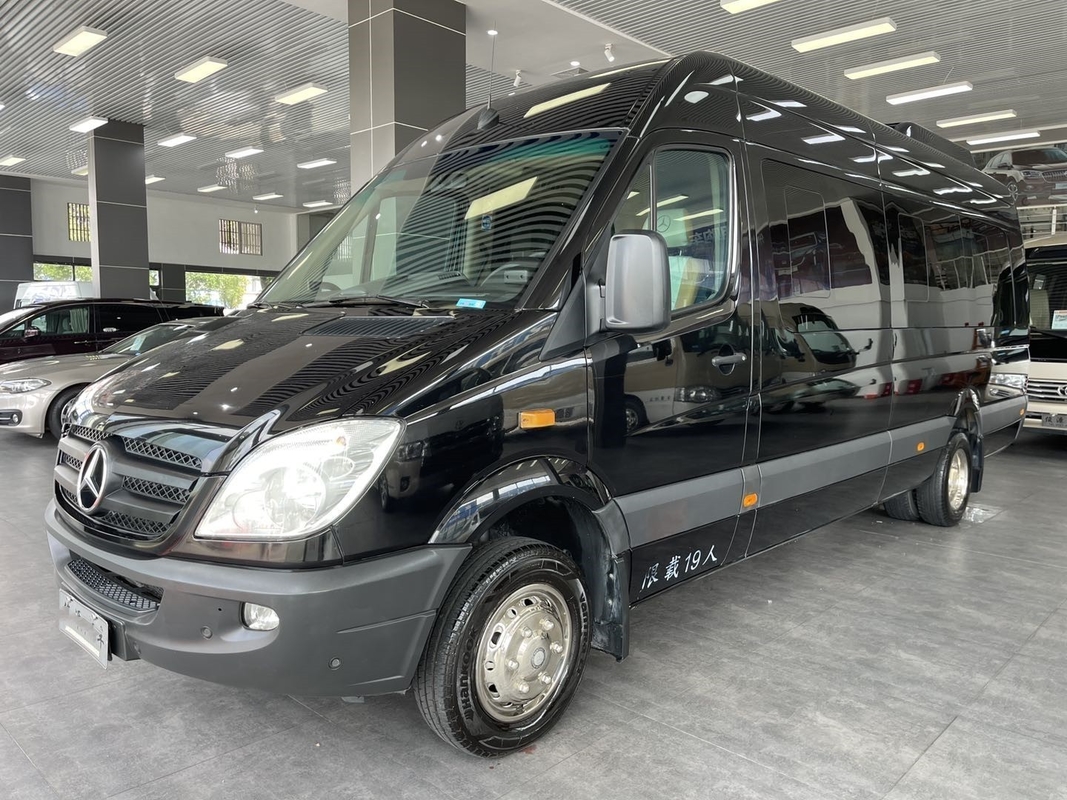 贅沢なバス ベンツ商業小型バス19座席前部エンジンのDaimler使用されたエンジン ヨーロッパのV