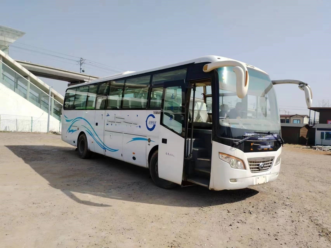 秒針のMicrobus 43の座席両開きドアの白い色はYutongバスZK6102D Yuchaiエンジンを使用した