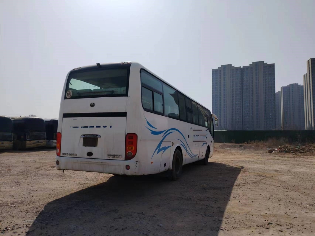 秒針のMicrobus 43の座席両開きドアの白い色はYutongバスZK6102D Yuchaiエンジンを使用した