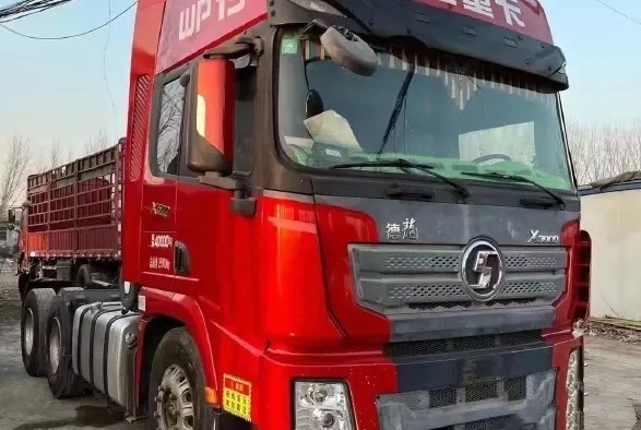 使用されたトレーラー トラックの高い屋根の小屋のWeichaiエンジン500hp 6×4 SHACMAN D'LONG X3000のトラクターのトラック