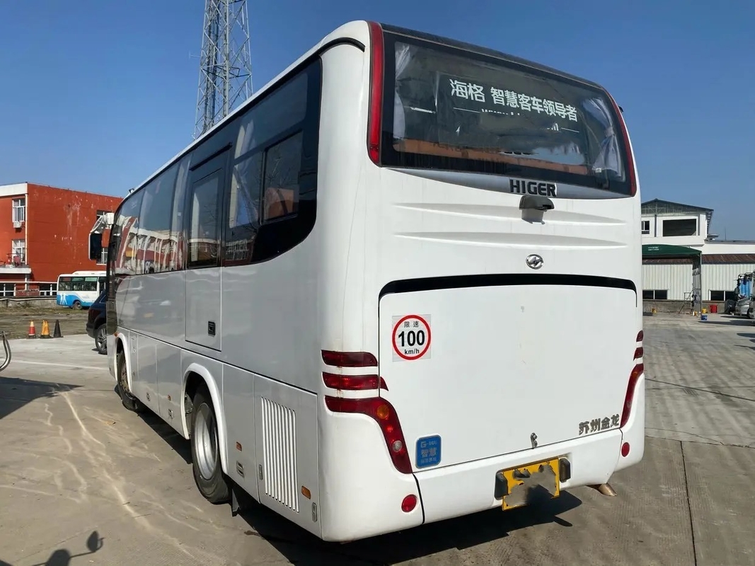 使用された贅沢なバスは32の座席より高いコーチ バスKLQ6796 Yuchaiエンジンに白い色を秒針