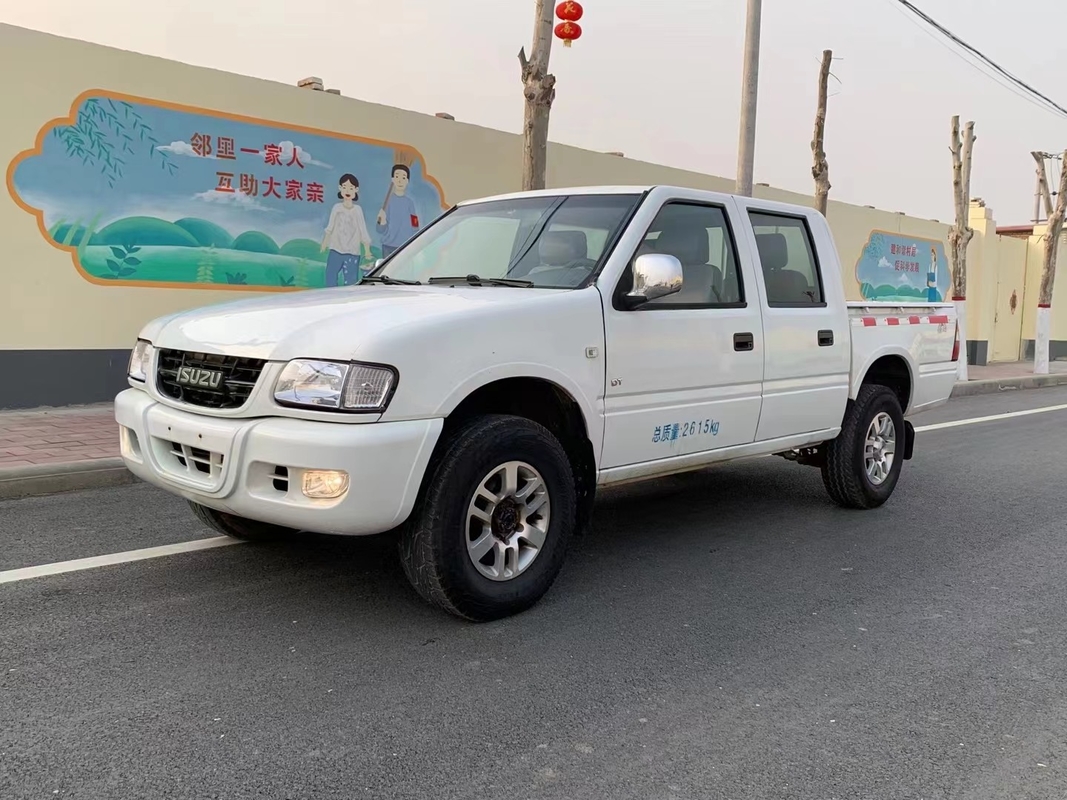 秒針Isuzuは4×4運転者モード ディーゼル機関のユーロIIIの放出5座席Isuzuの積み込みをトラックで運ぶ