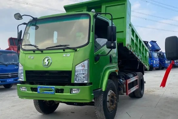 採鉱のダンプ トラック150hp 4×2の緑色SHACMAN SX3310の速い変速機の定格負荷15.37t