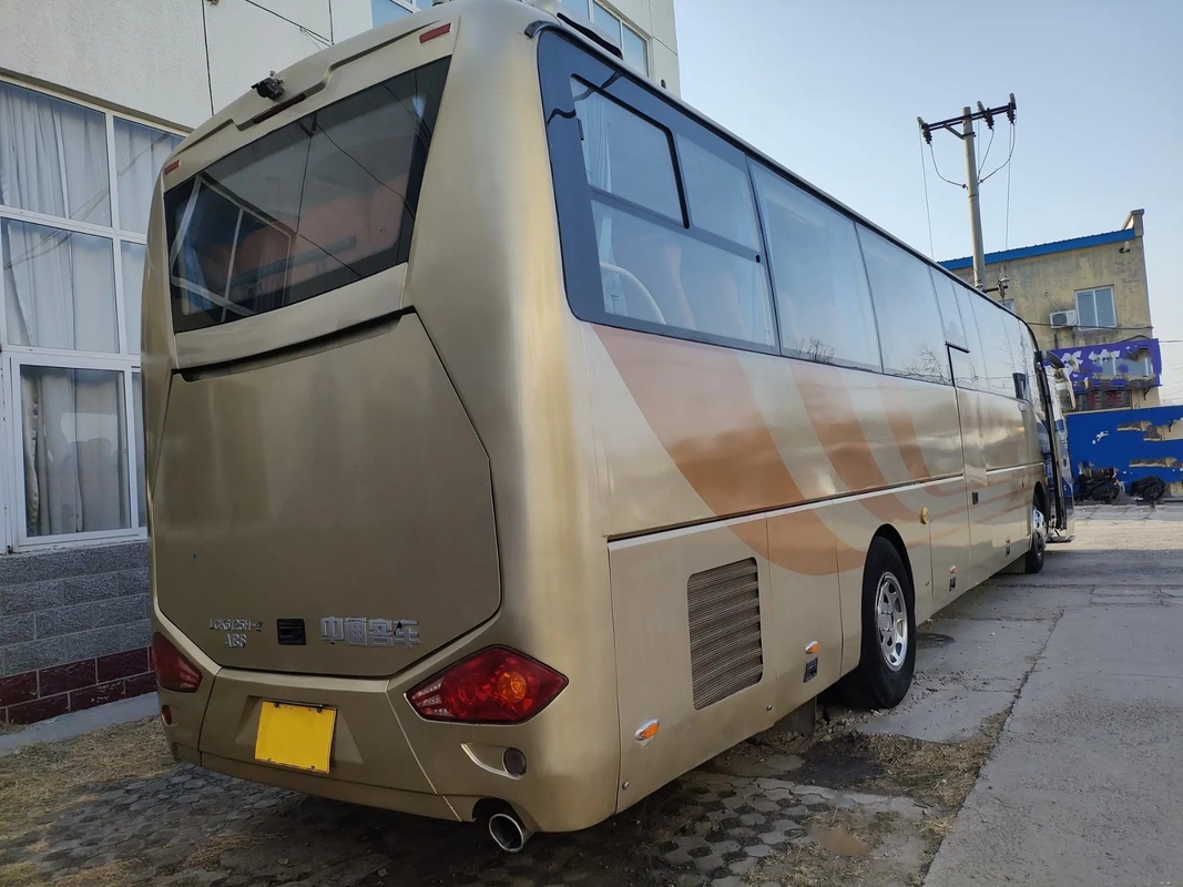 使用された旅行バスYuchaiエンジンの両開きドア53の座席バス12メートルの秒針のZhongtong LCK6125