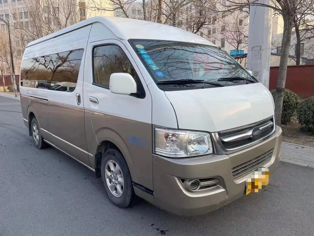 使用されたシャトルのバン15の座席より高くミニバスKLQ6540の外的な振動ドアのシャンペン色の前部エンジン