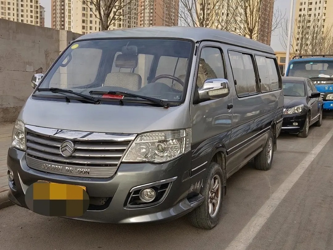 使用された小型バス前部エンジン14の座席金ドラゴンのHiace XML6532のスライディング ウインドウ銀製色5.3メートルの