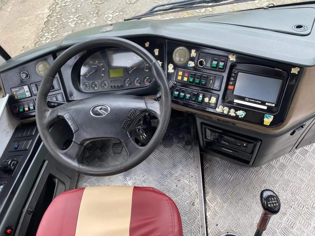 バス51座席緑色12000kgの車両総量のユーロIV YuchaiエンジンのKinglong使用された贅沢なバスXMQ6113 LHD/RHD