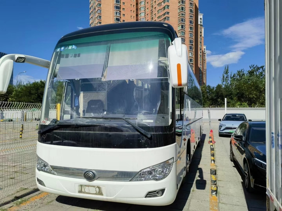 若いはさみバスZK6112白い色53の座席第2手のコーチ バス12メートルの長いWeichaiエンジン336hpのエアコン