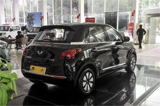 新型エネルギー車 ワンスタート ウーリング ビンゴ 4人座 純電気車 333KM