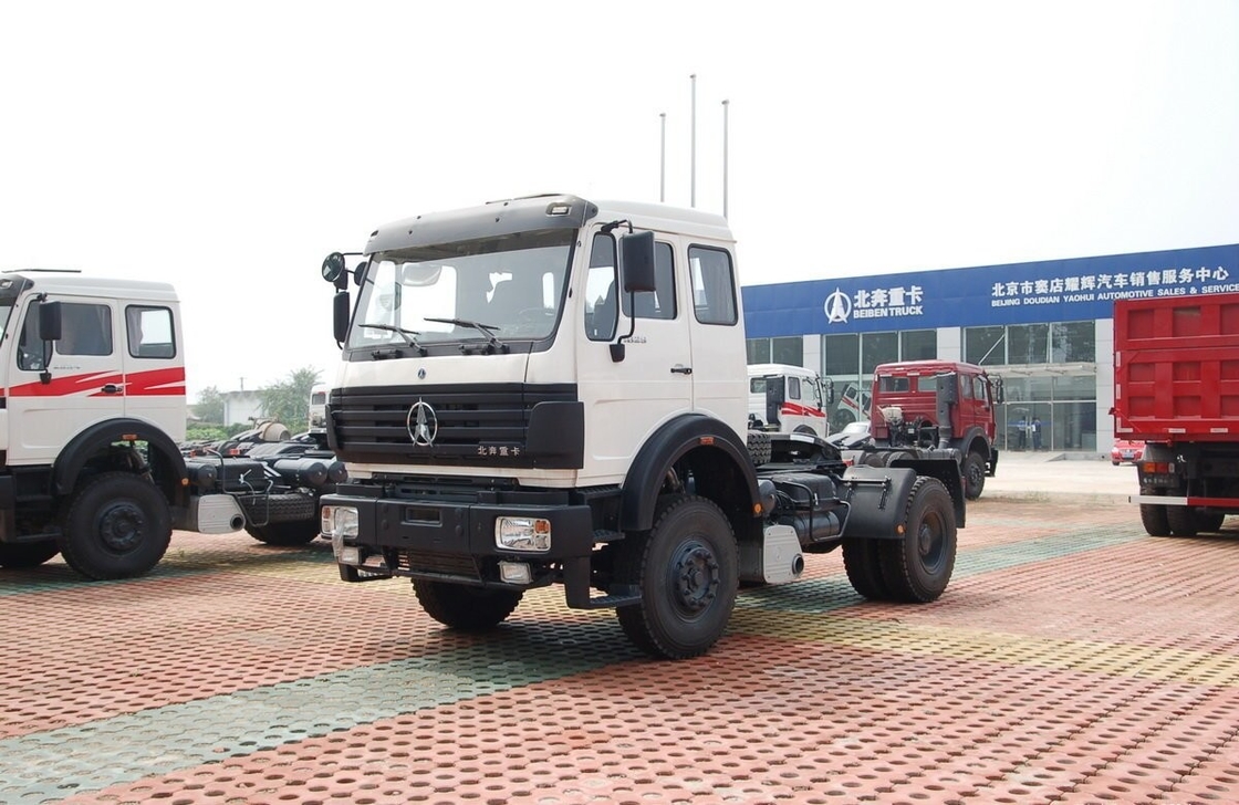 6 タイヤ 中型トラック 4*2 ベイベンヘッド トラクター 300 hp フラット屋根 ユーロ 3