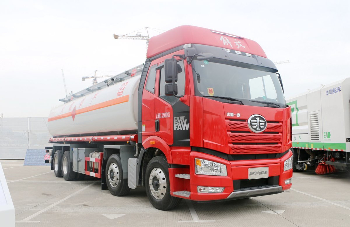 中古石油トラック FAW J6P 大型タンカー 燃料トラック 11.5 メートル 長さ 24 キュービック LHD/RHD