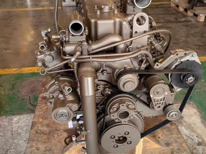 中古バスのスペアパーツ YuChai6L260-42 エンジン ユーロ4 ディーゼル 260 馬力 最大