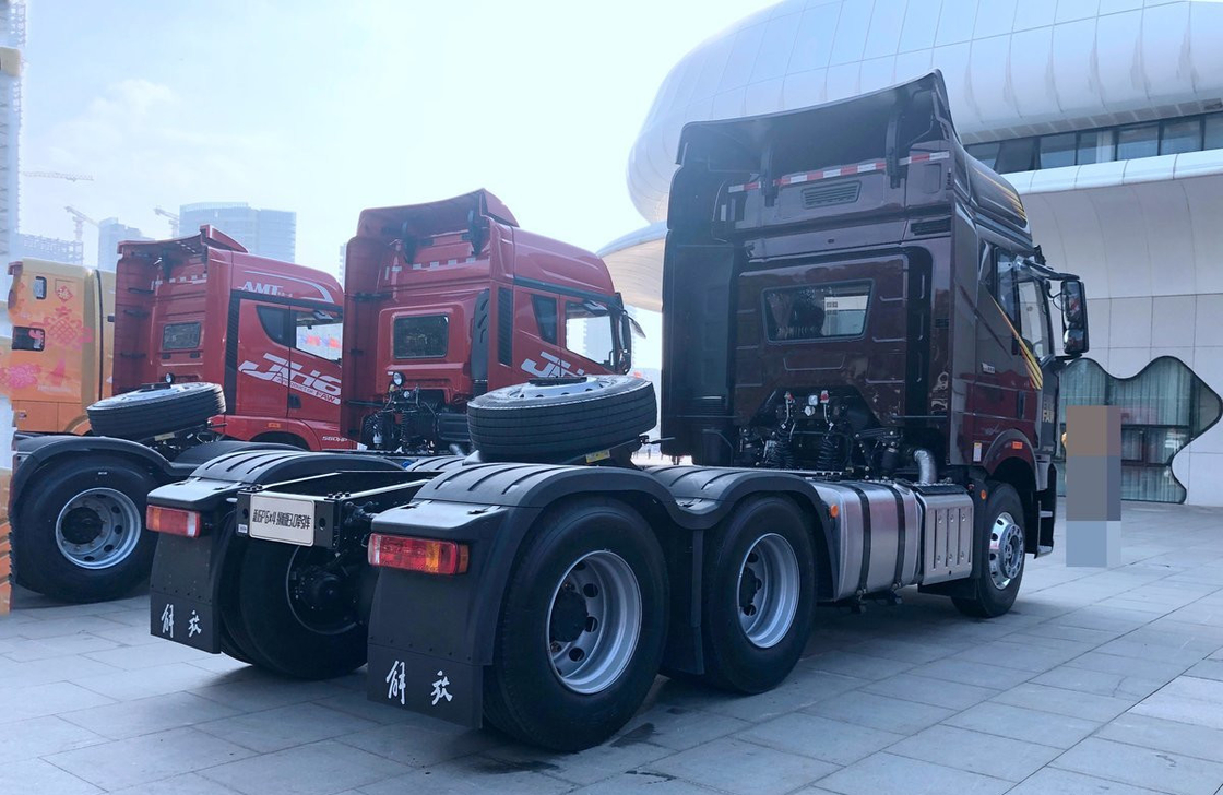 ファウ トラクター トラック J6P ロジスティック ディストリビューション 560hp 強力なエンジン 10タイヤ 高屋根
