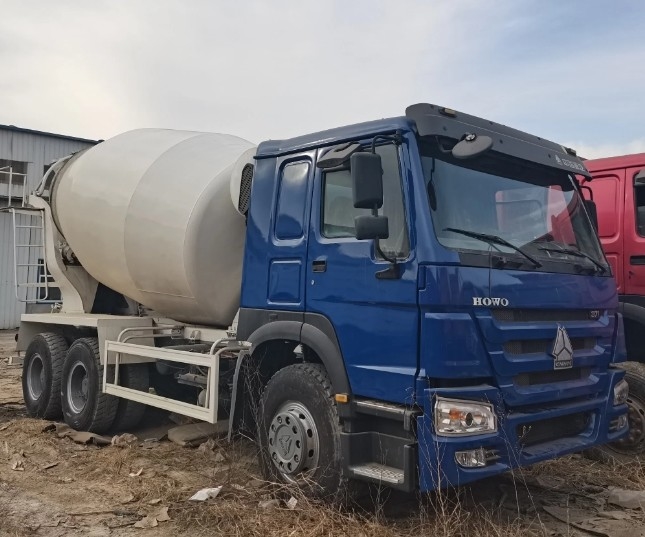 最安値10輪混凝土ミキサー HOWO 6X4 8cbm 9cbm 371HP コンクリートミキサートラック