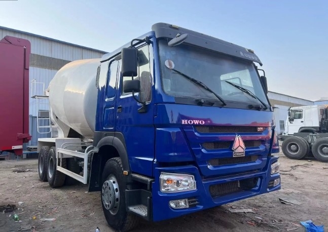 最安値10輪混凝土ミキサー HOWO 6X4 8cbm 9cbm 371HP コンクリートミキサートラック