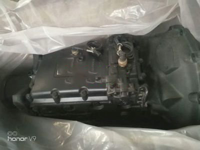 信頼性のあるバス パーツ Yutong バス ZK6110H ギアボックス Qijiang ギアボックス S6-90 高精度