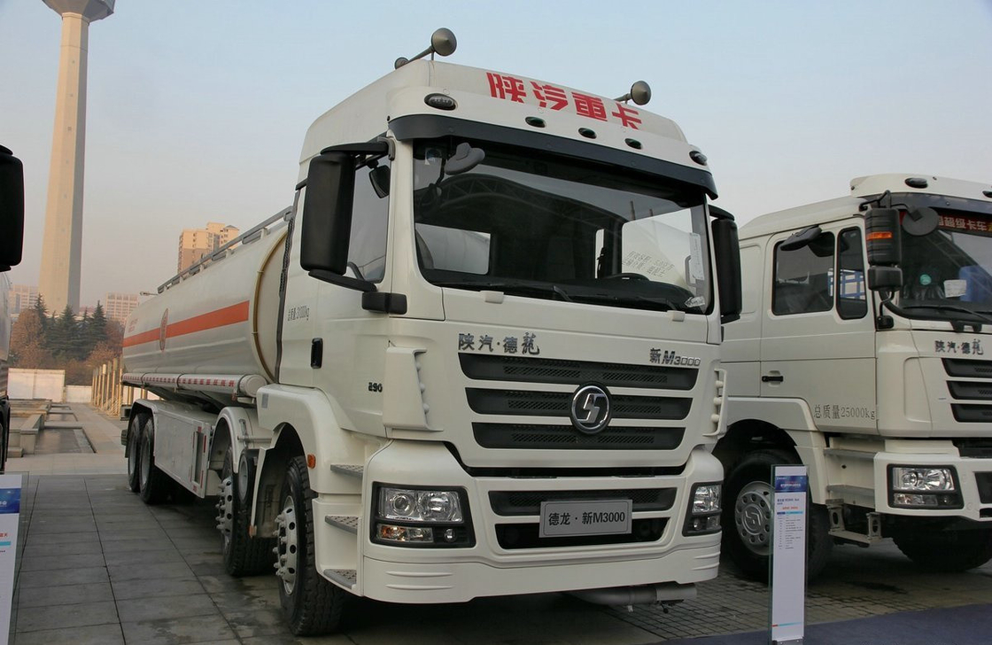 8×4 オイルタンカー トラック シャックマン 12ホイール ユーロ4 排出量 30m3 容量 ウェイチャイ 290hp