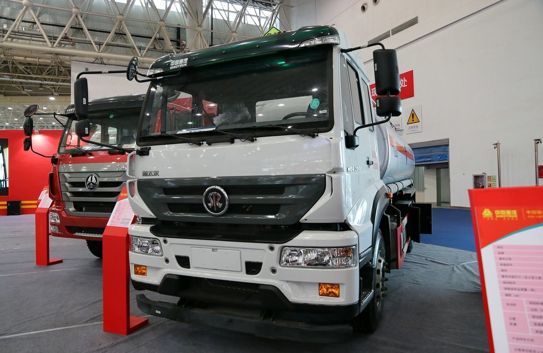 重油タンカー トラック シノトラック 20m3 タンカー アルミ合金 MAN 前軸 フラットキャビン