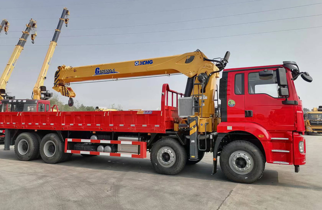 20トンのトラック搭載クレーンシャックマン 8×4 フラットベッドボックス 5セクションアーム 23.7 メートル