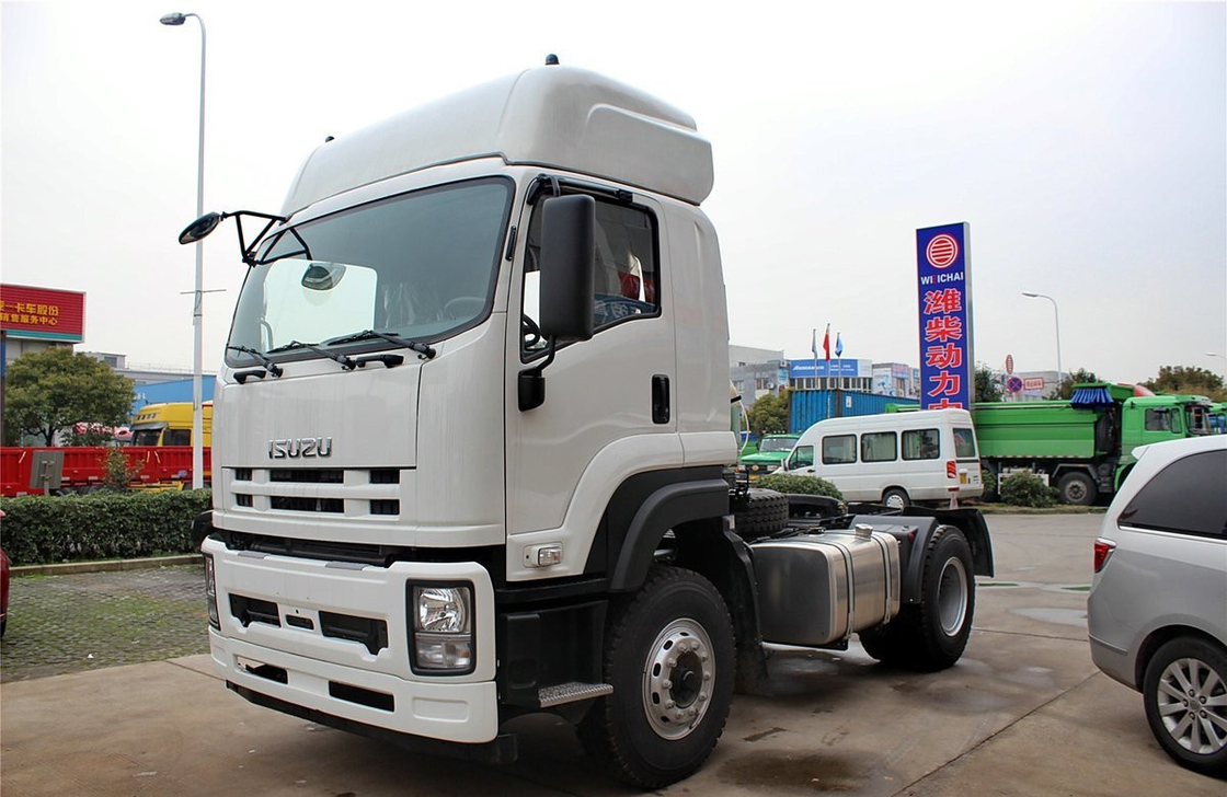 4x2 トラクター トラック シングルデフ ISUZU モーバー デイゼル エンジン 350hp ユーロ4 エミション シングと半キャビンの