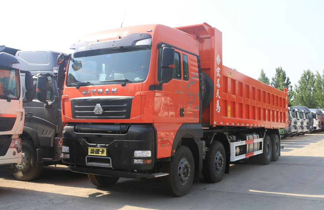 Sinotruk UK 中古 ティッパー トラック 8×4 シトラック G7H 重荷 12.5L 収納量 シングルスリーパー