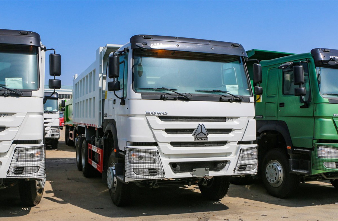 シノトラック 中古 6×4 ダンプトラック ホウ 371hp ユーロ 3 アフリカでの使用 6.8 メートル 長箱