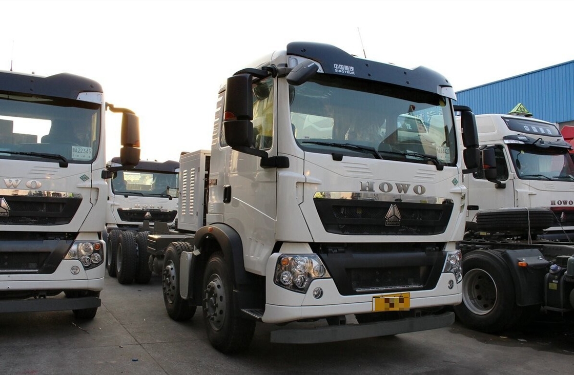 シノ・ティッパー・トラック ホウ・ダンパー・シャシ 8×4 シングル・キャビン 2席 LNG 290hp 9.2メートル 長