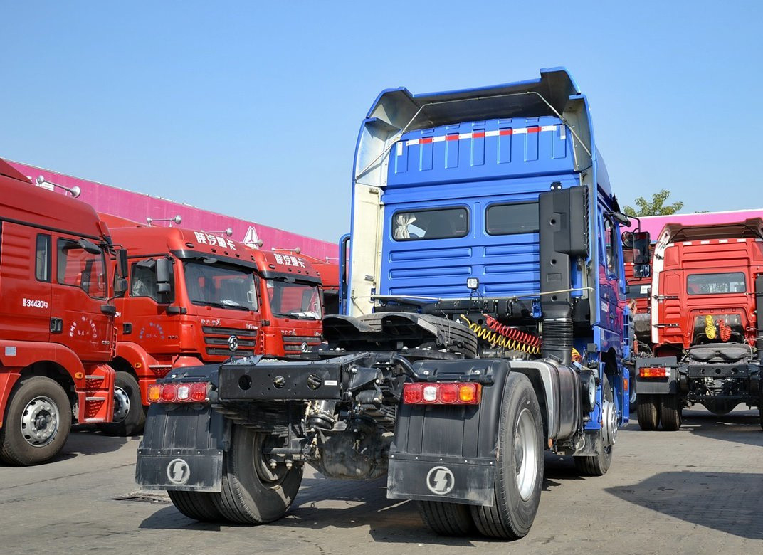 トラックヘッド Shacman F3000 4*2 ドライブモード トラクター トラック 高天井 FAST 9速トランスミッション