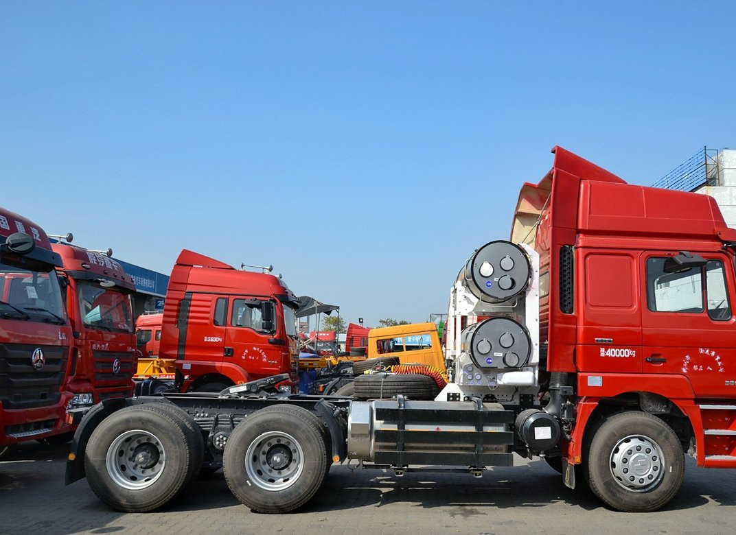 シャックマン トラックヘッド 6*4 駆動モード 馬 トラクター LNG 大型ガスタンカー 380hp 石炭輸送