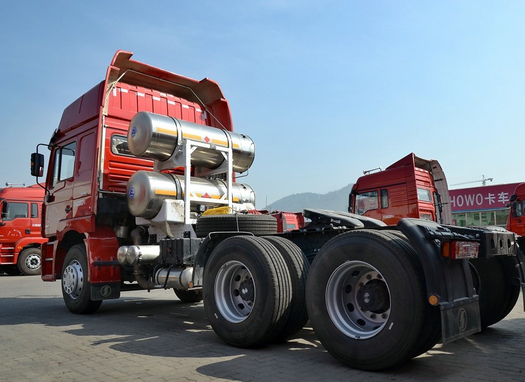 シャックマン トラックヘッド 6*4 駆動モード 馬 トラクター LNG 大型ガスタンカー 380hp 石炭輸送