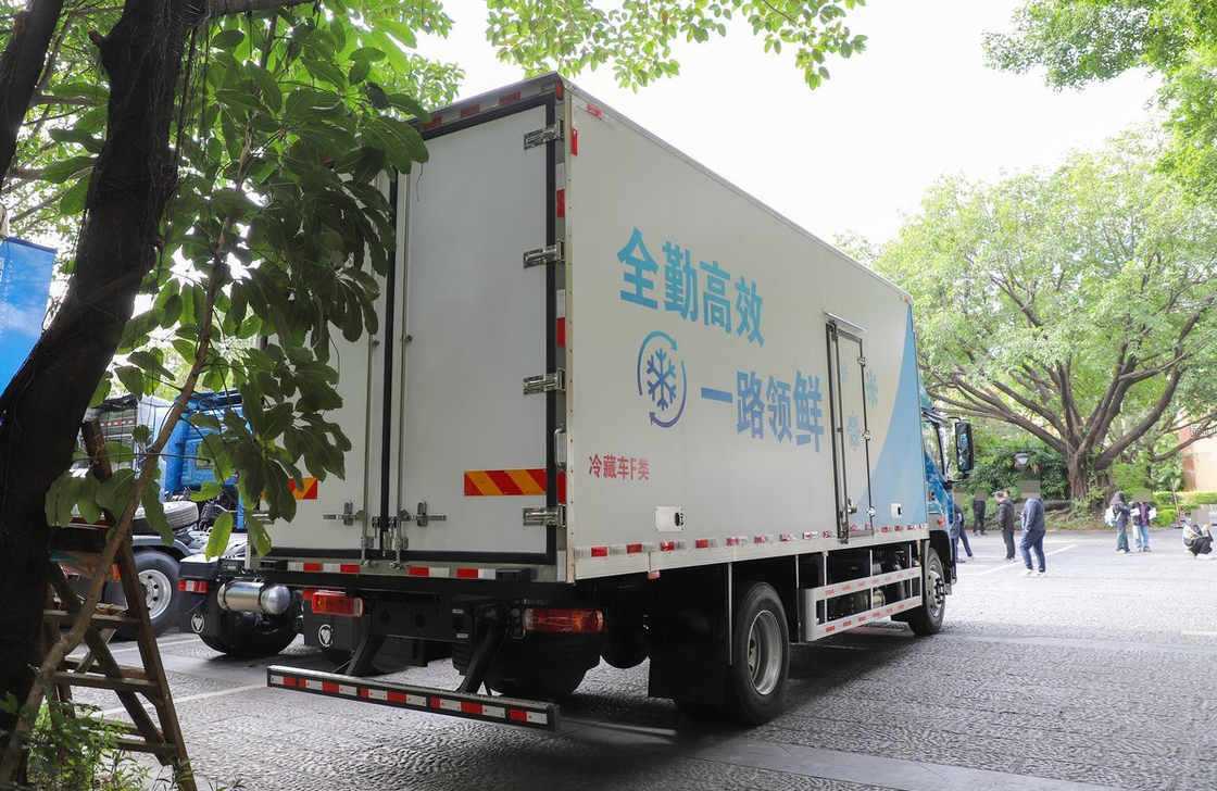 冷蔵庫 中型箱 フォトン 全新 荷重 10 トン ユチャイ エンジン 300hp LHD