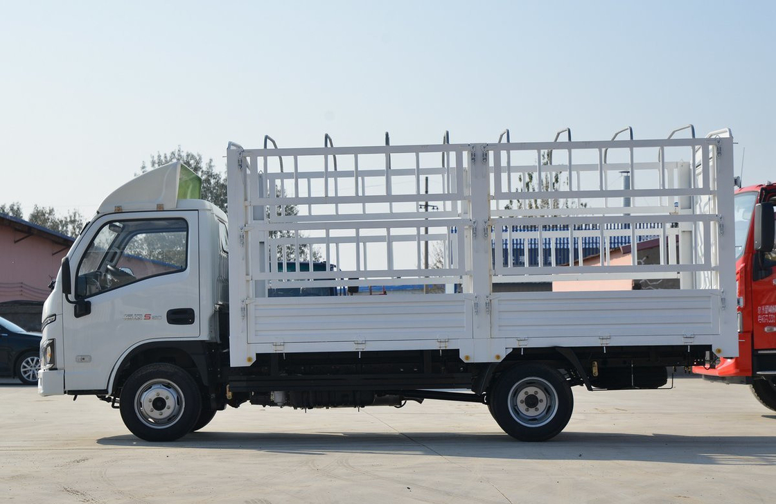 小型貨物 トラック SAIC 軽トラック フェンス ボックス 4 メートル シングルアクセル ディーゼル エンジン 95hp