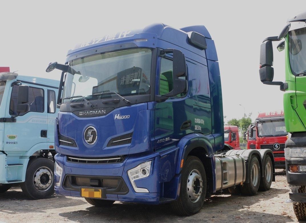 トラクター・ユニット トラック 青色 高屋根 キャビン 480hp シャックマンH6000プライムムーバー 速速ギアボックス