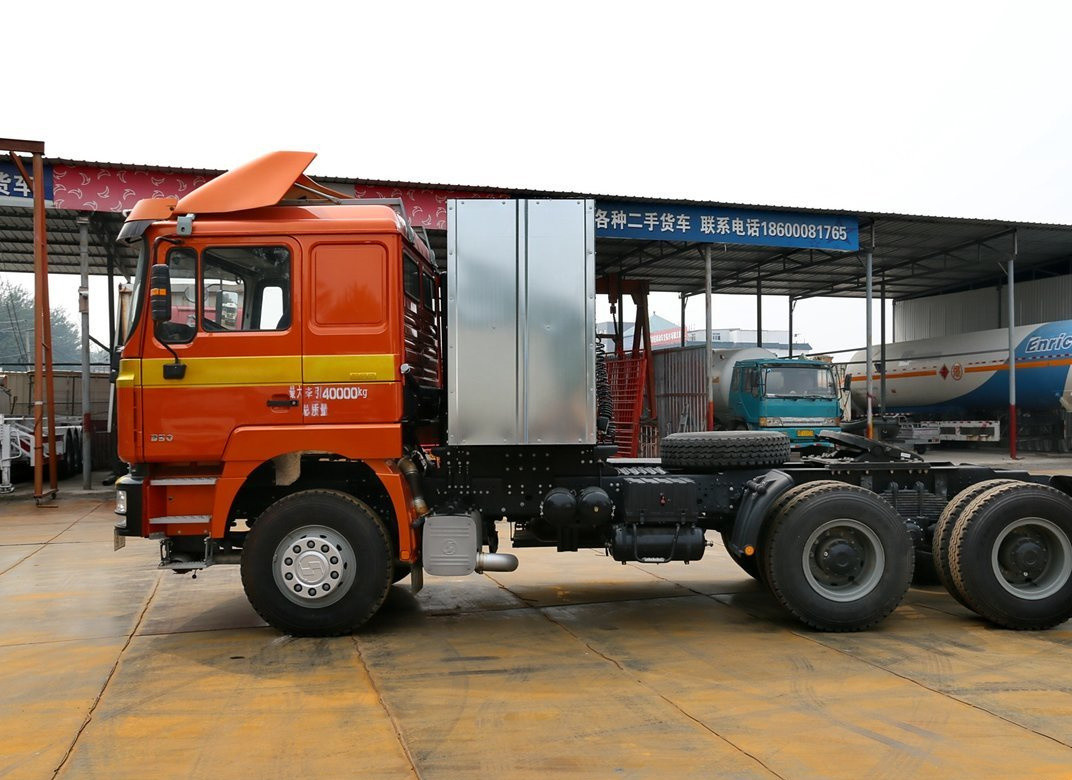 トラクター トラックヘッド シャックマン ガス輸送馬 6*4 3軸 ウェイチャイ 350hp LNG マニュアル