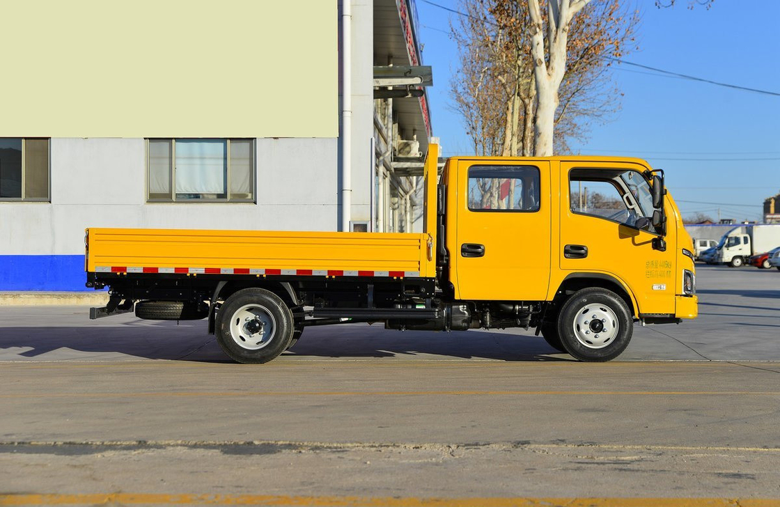 5トンの箱 トラック 2列 キャビン 2+3席 平床ベッドボックス 3.2 メートルのユナイエンジン 116hp