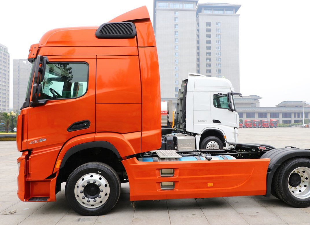 トラクター トラック 全新 4*2 シャックマン H6000 シングルアクセル ウェイチャイ 430hp 一列半