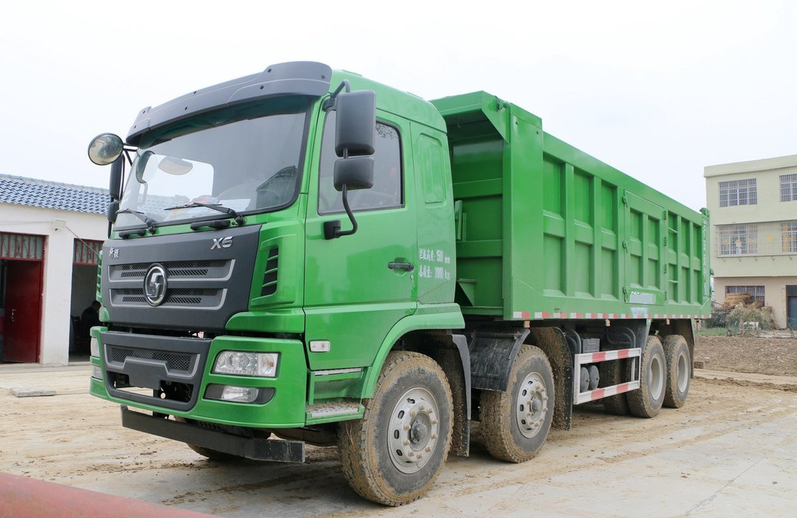 シャックマン 中古型ティッパートラック X6 重荷 8*4 ダンパー 300hp 積載量 30-50 トン LHD/RHD