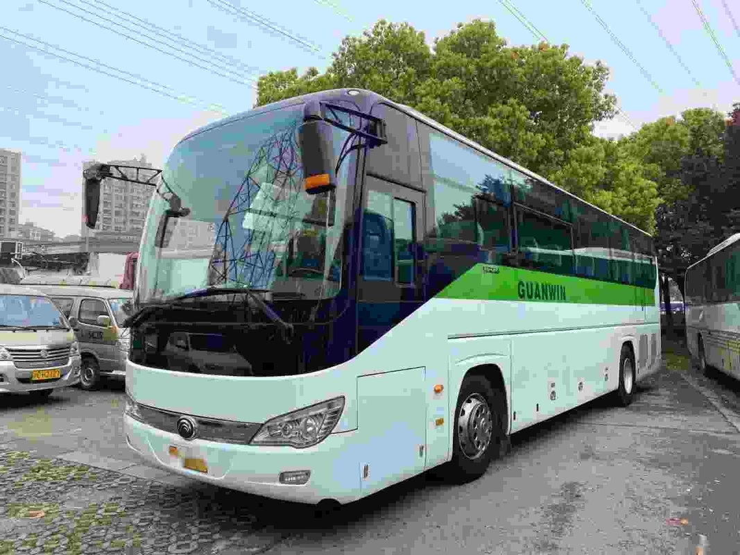 豪華な中古YUTONG バス 2015年 ユーロ4 エミション 51席 大型荷物庫