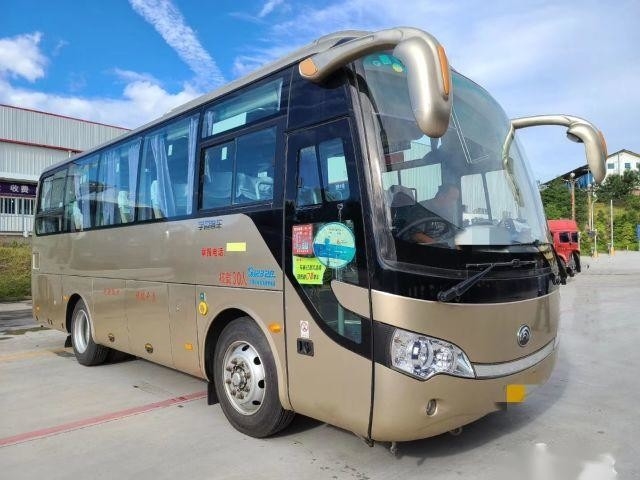中古 ユートンバス バス ZK6808 左手運転 30席 葉の春 アフリカでの使用