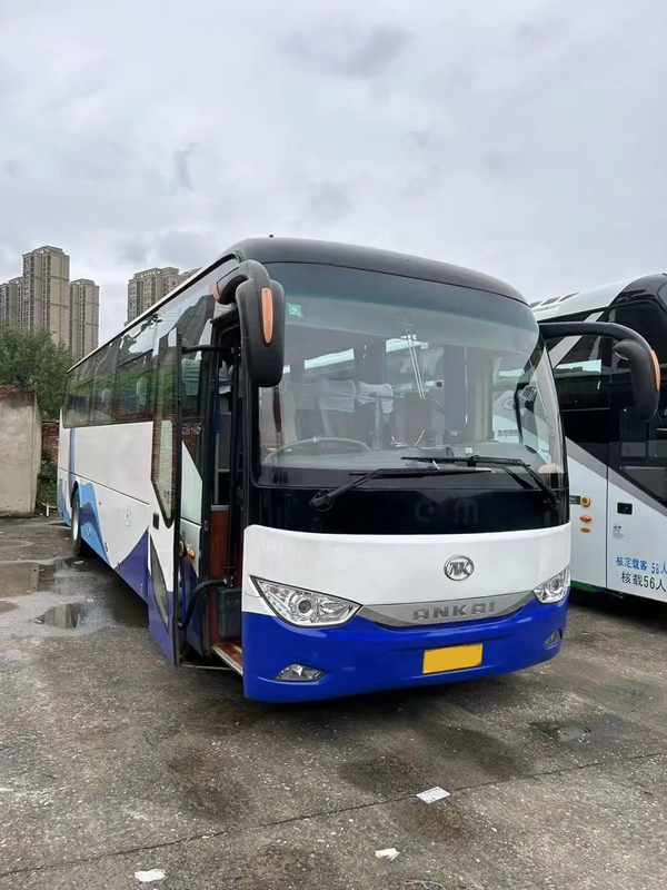 HFF6119 51席のラグジュアリーバス 荷物用スペースが広い 後ろのディーゼルエンジン 左手運転