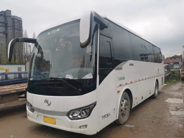 38人乗り 良好なエアコン 密閉ガラス 左方向運転 ディーゼル 中古車