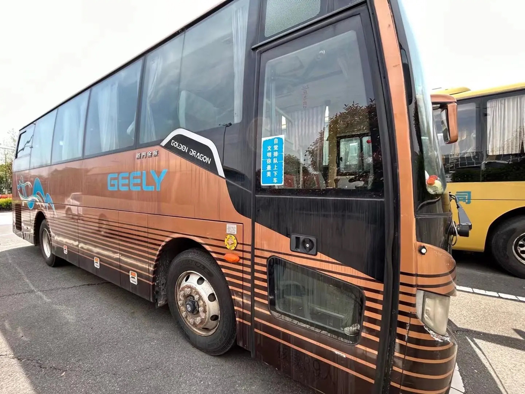 中古豪華バス 39席 ゴールドカラー ユーロ4 ユチャイエンジン ゴールデンドラゴンバス XML6907
