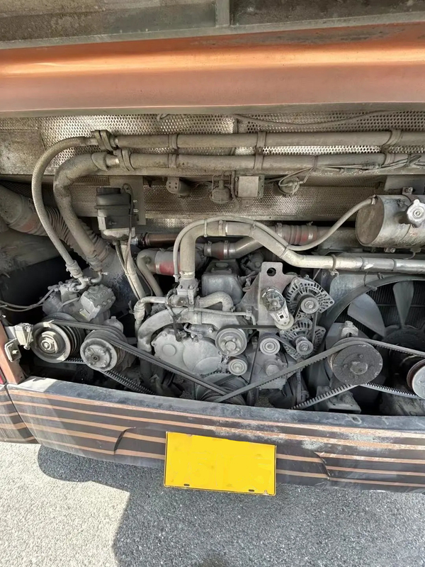 中古豪華バス 39席 ゴールドカラー ユーロ4 ユチャイエンジン ゴールデンドラゴンバス XML6907