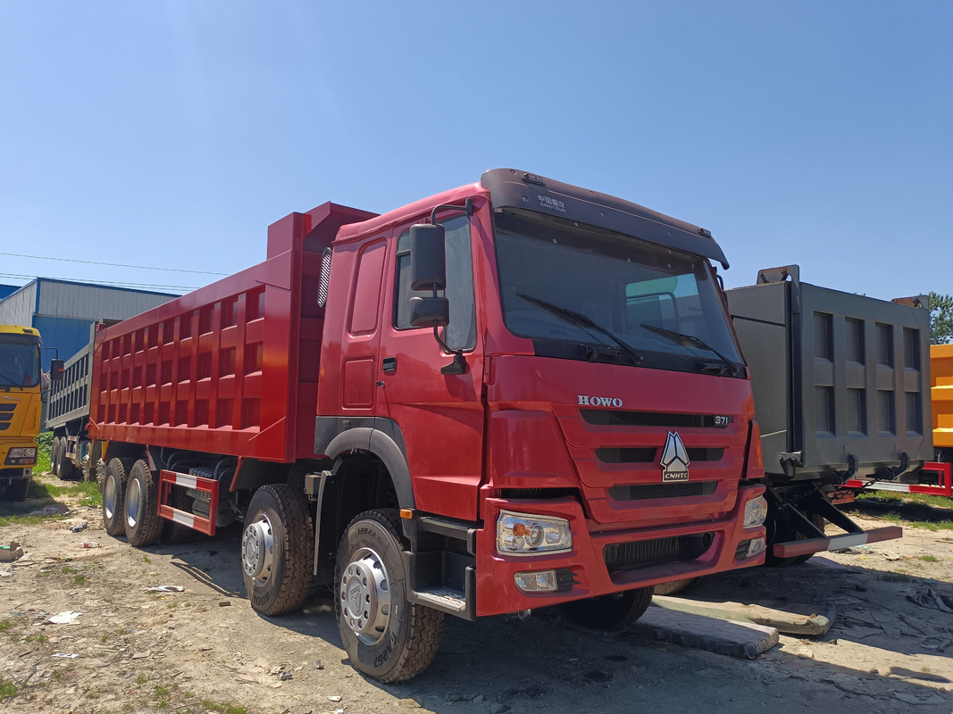 シノトラック マニュアルギアボックス ホウ・ティッパー トラック 12ホイールユーロ3RHD 一列とスリーパー