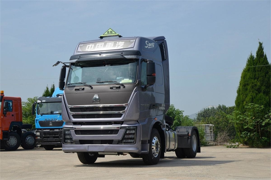 HOWO TH7 トラック 430HP 4X2 AMT オートマティック 危ない物 トラクター フェアリング サイド フロー パネル