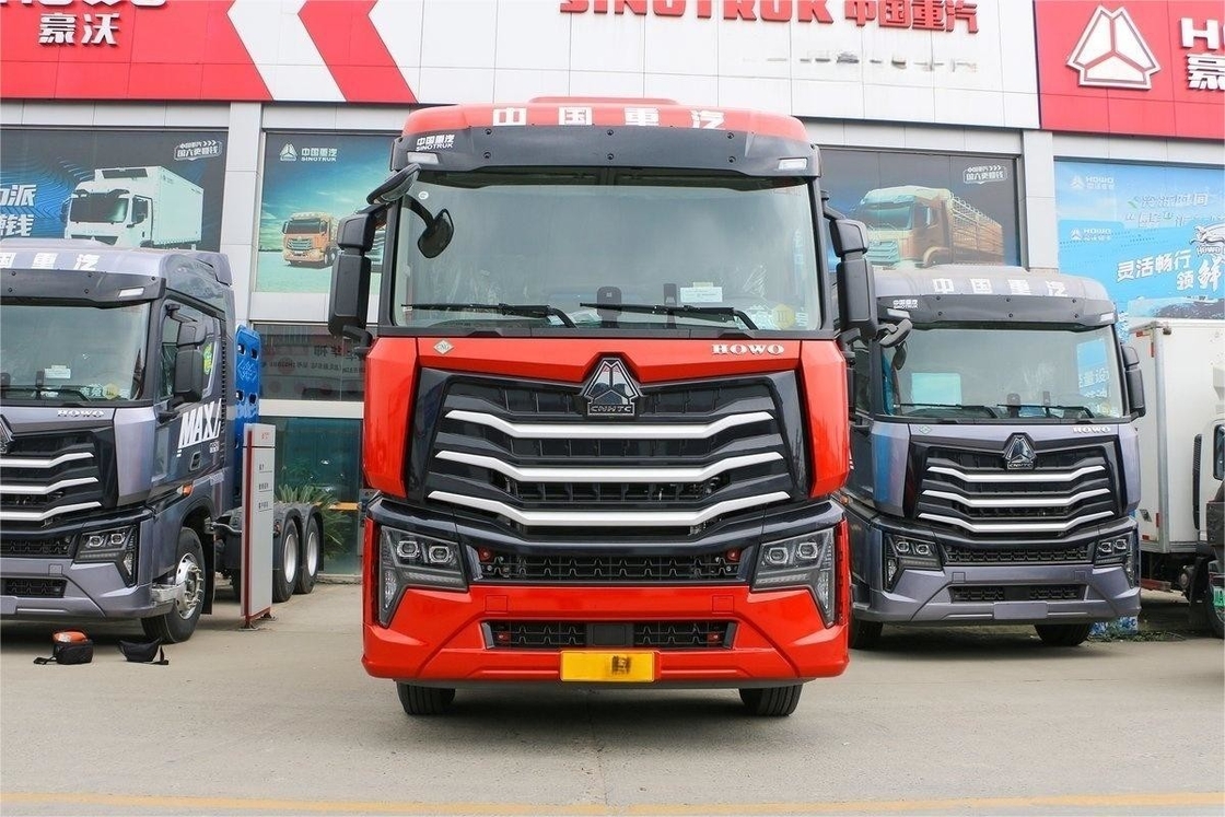 460hp HOWO重型トラック 6X4 CNG 後ろのダブルアクセル 後ろの8輪トラクター 国産VI