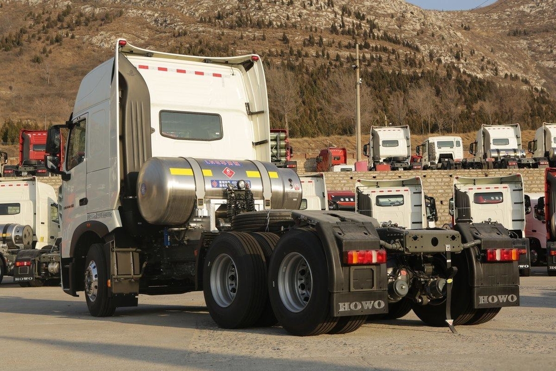 HOWO 重荷トラック 横風バネ 440HP 6X4 LNG ナショナルVI トラクター (13T 後軸)
