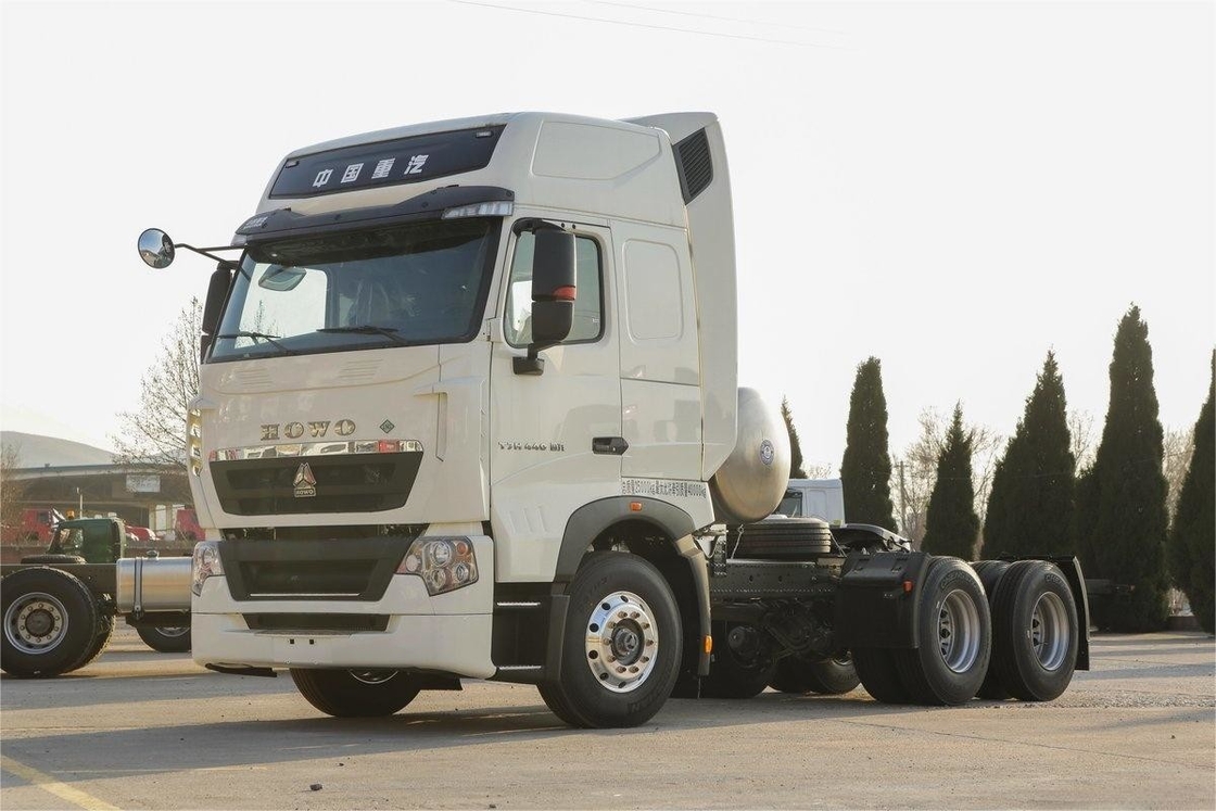 HOWO 重荷トラック 横風バネ 440HP 6X4 LNG ナショナルVI トラクター (13T 後軸)